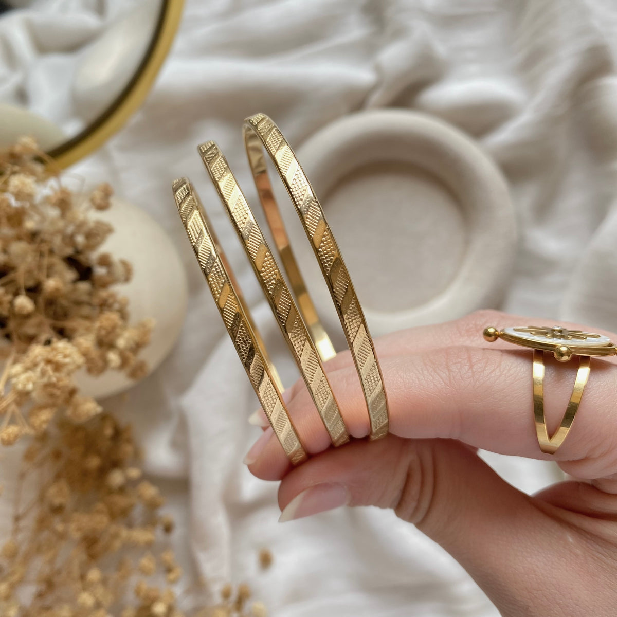 20416 Gold Plated Bangle