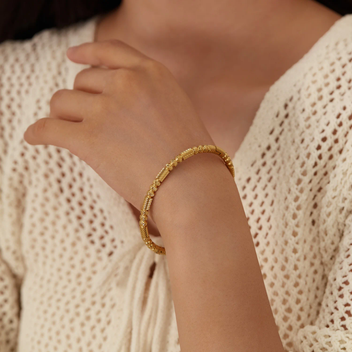 20357 Gold Plated Bangle