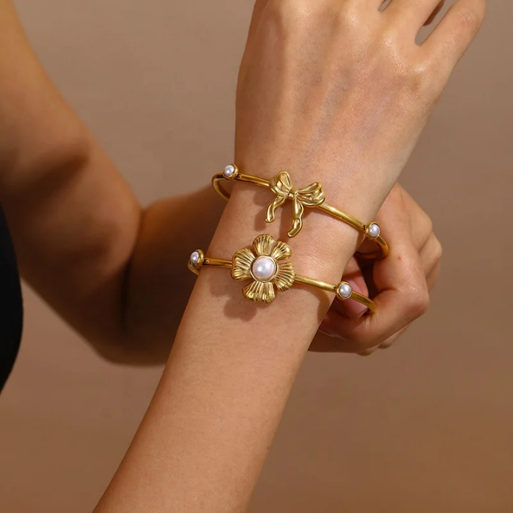 20353 Gold Plated Bangle