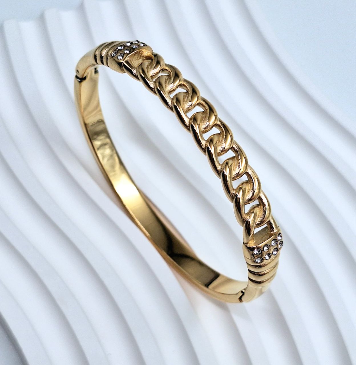 20249 Gold Plated Bangle