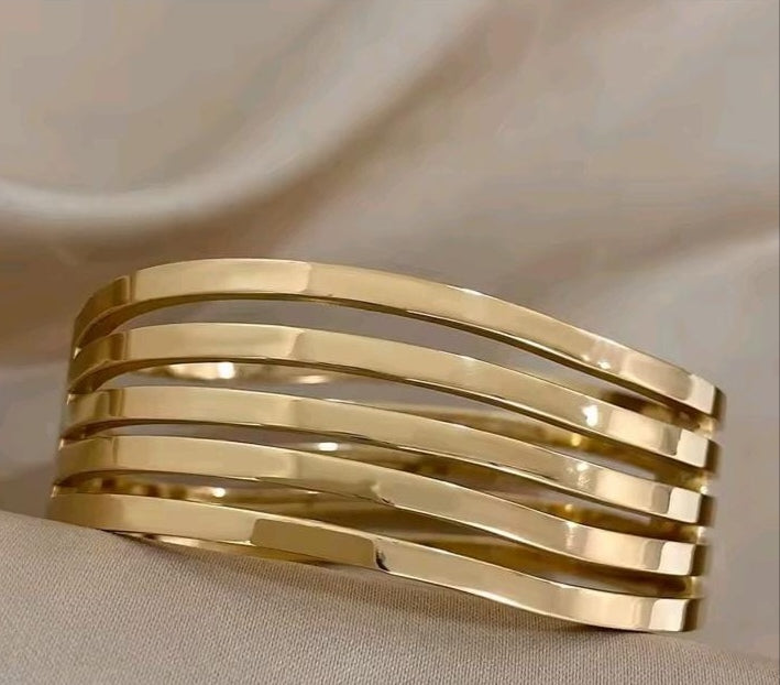 20322 Gold Plated Bangle