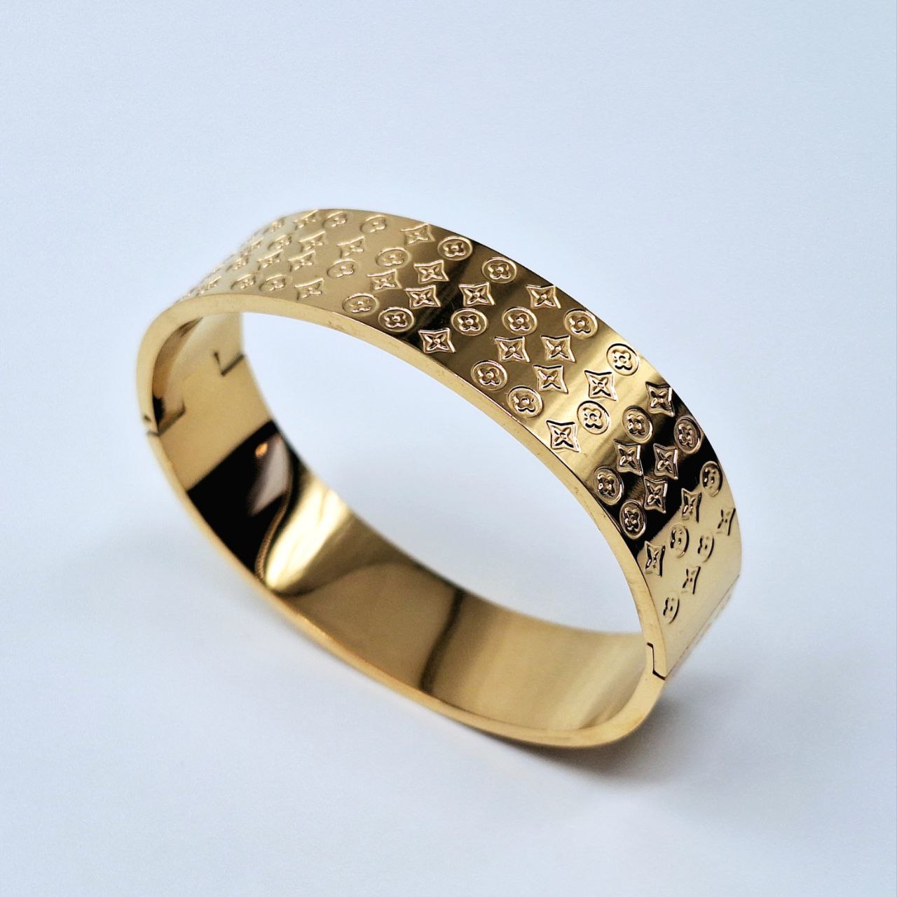 20240 Gold Plated Bangle