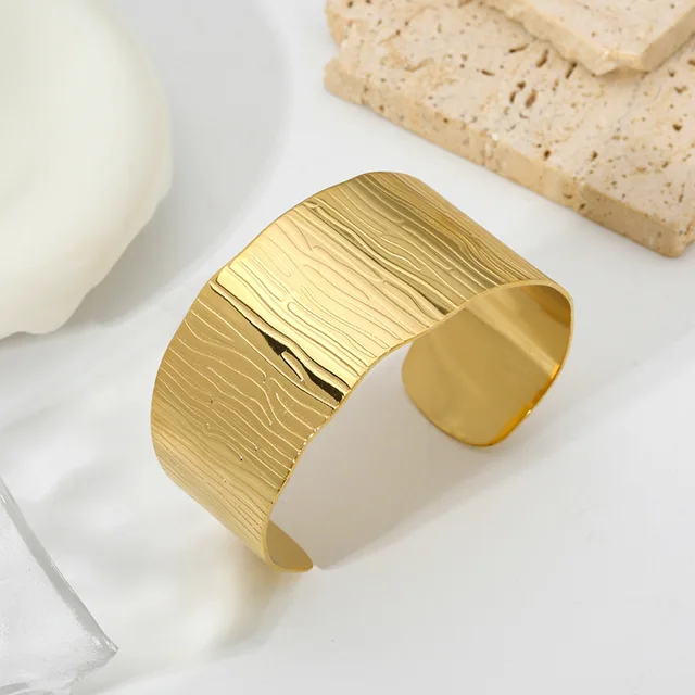 20191 Gold Plated Bangle