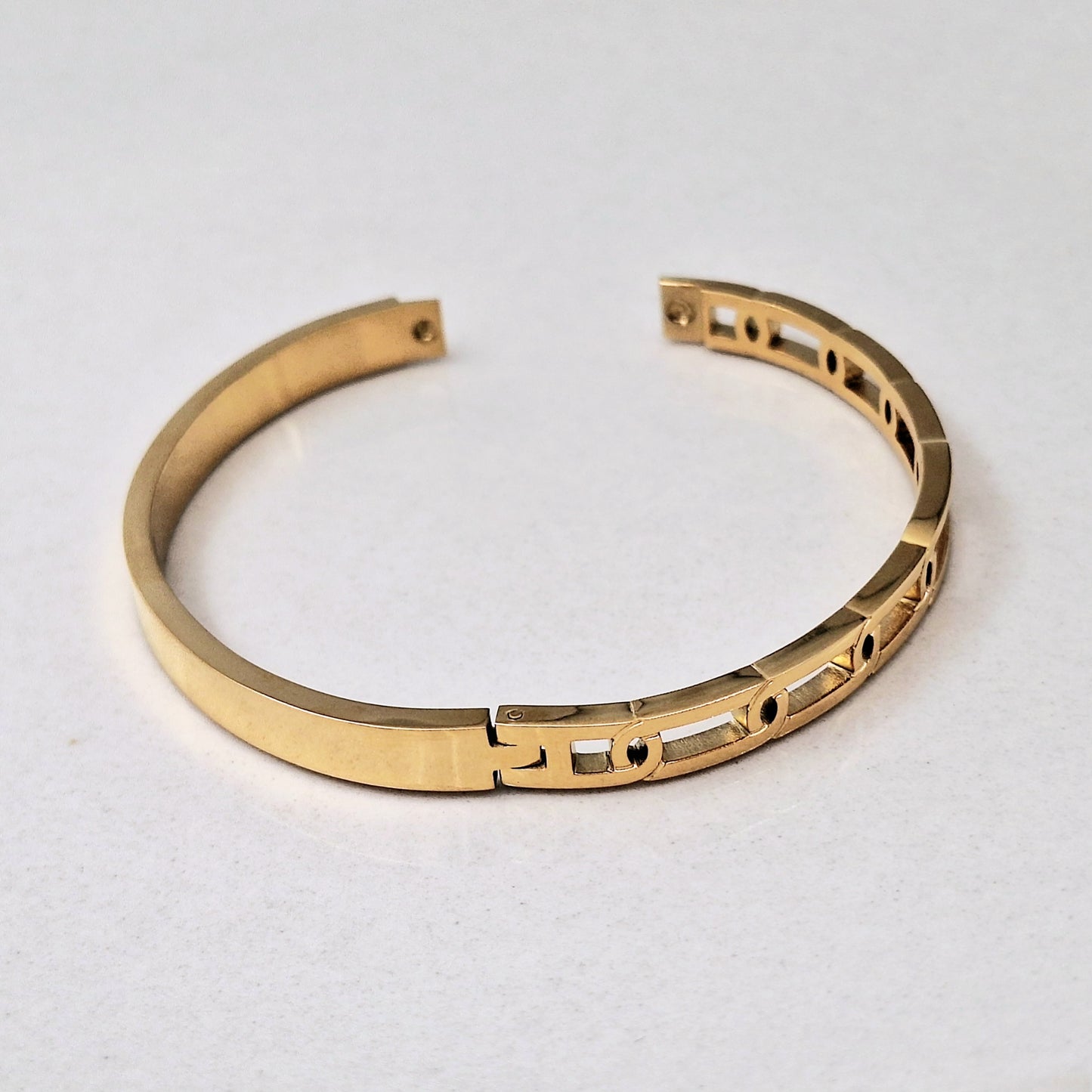 20216 Gold Plated Bangle