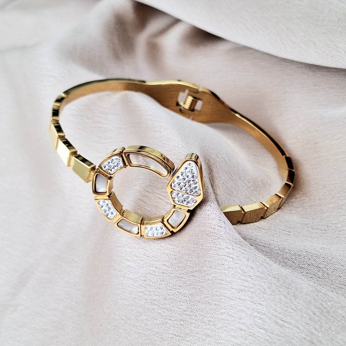20220 Gold Plated Bangle