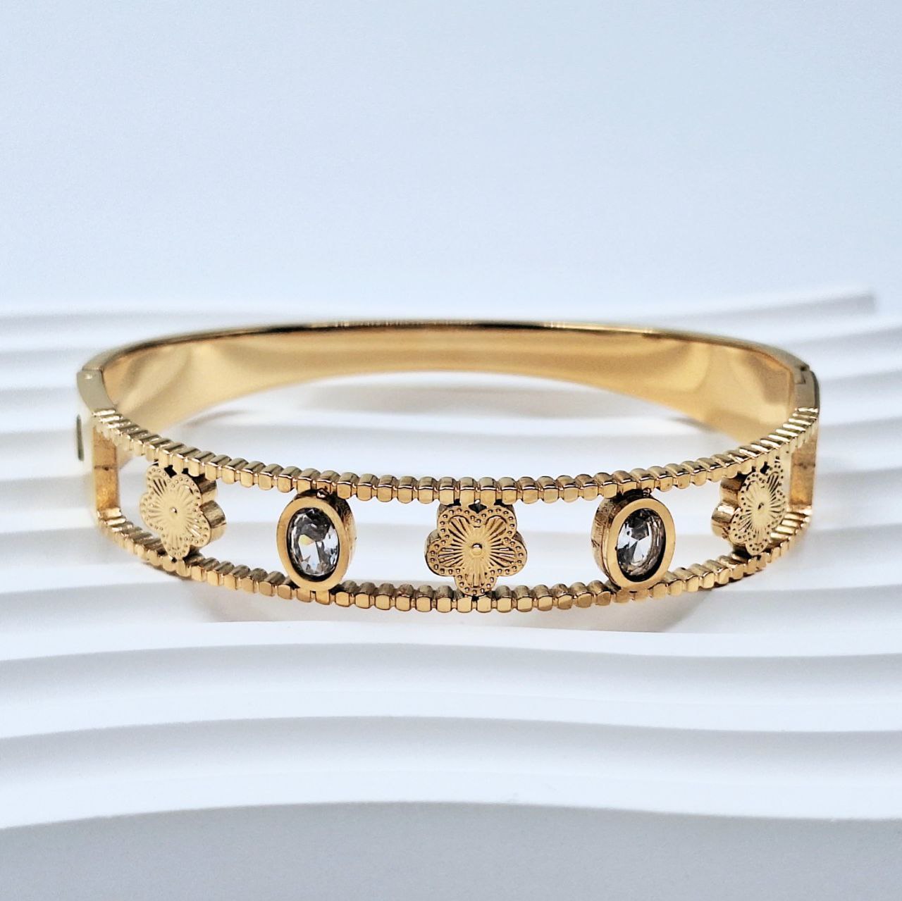 20287 Gold Plated Bangle