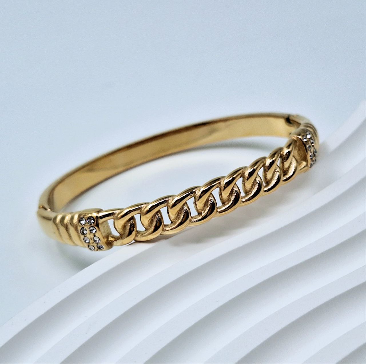 20249 Gold Plated Bangle
