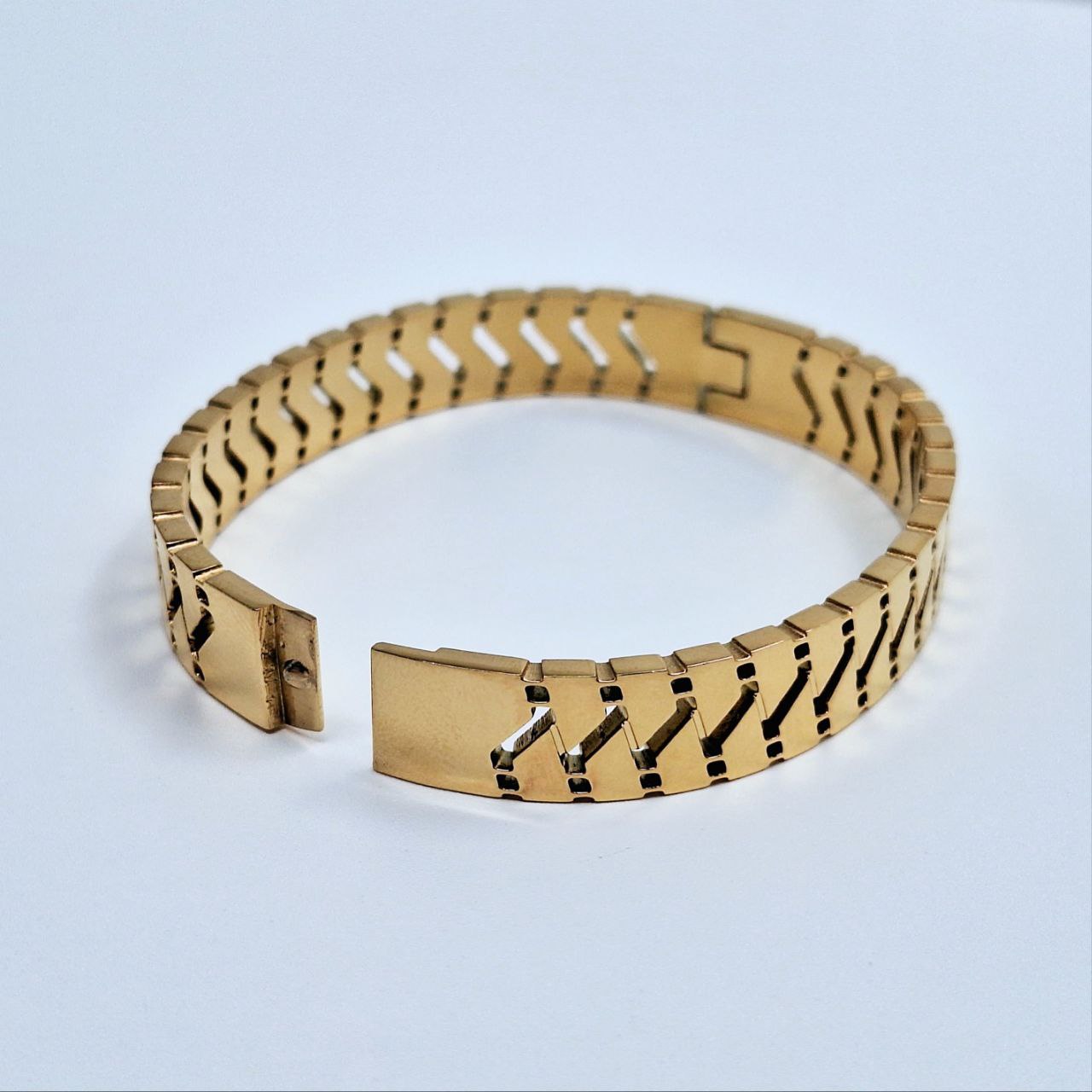 20241 Gold Plated Bangle