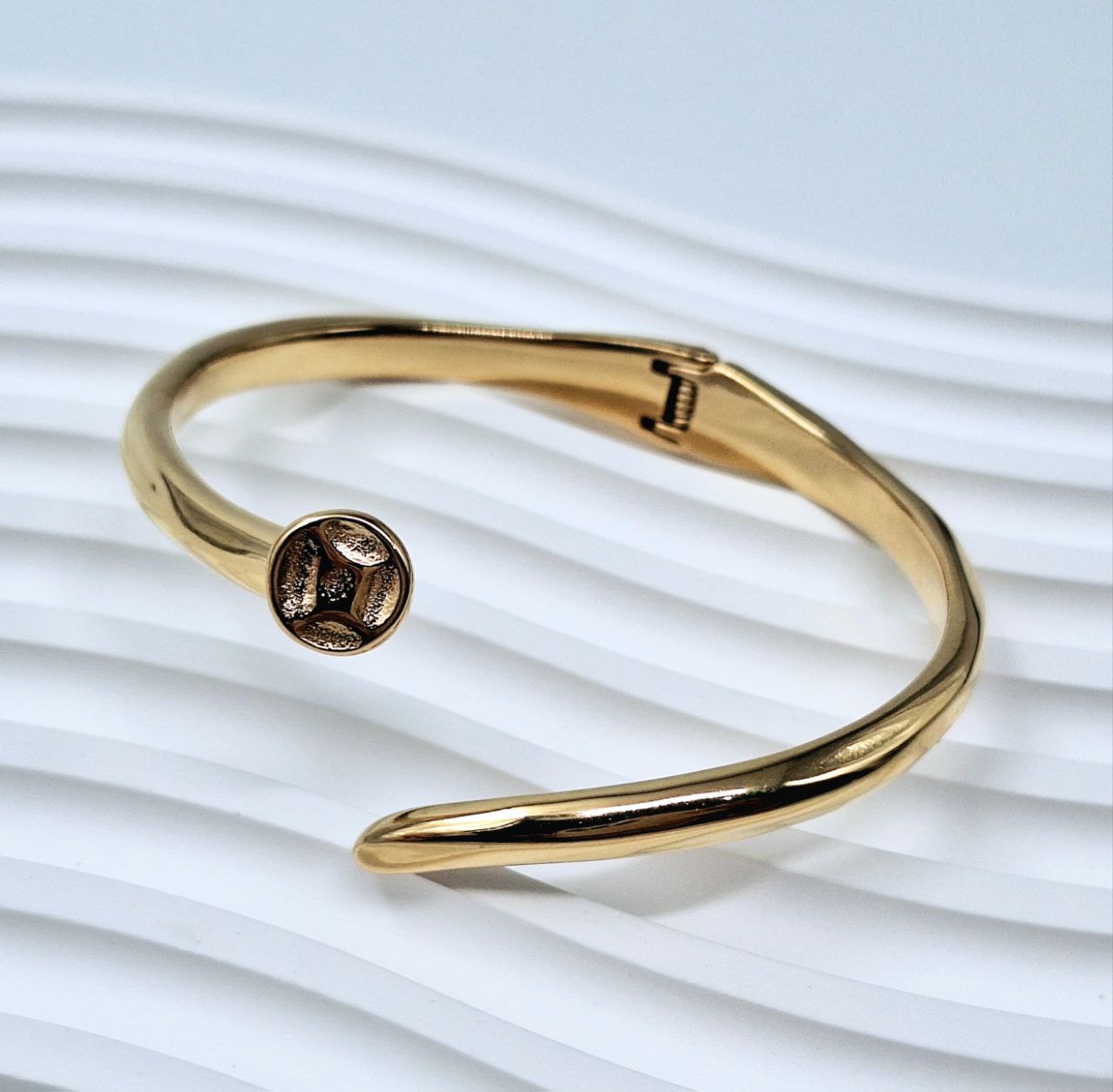 20248 Gold Plated Bangle