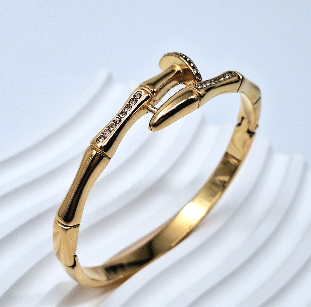 20253 Gold Plated Bangle