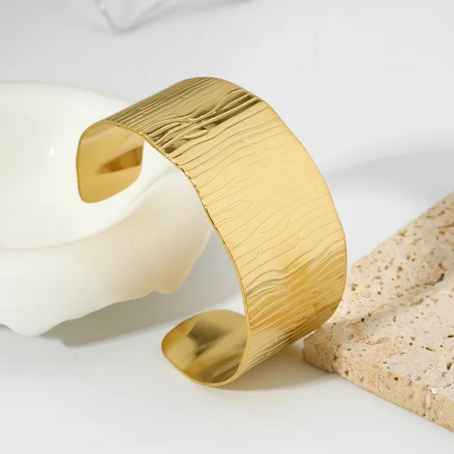 20191 Gold Plated Bangle