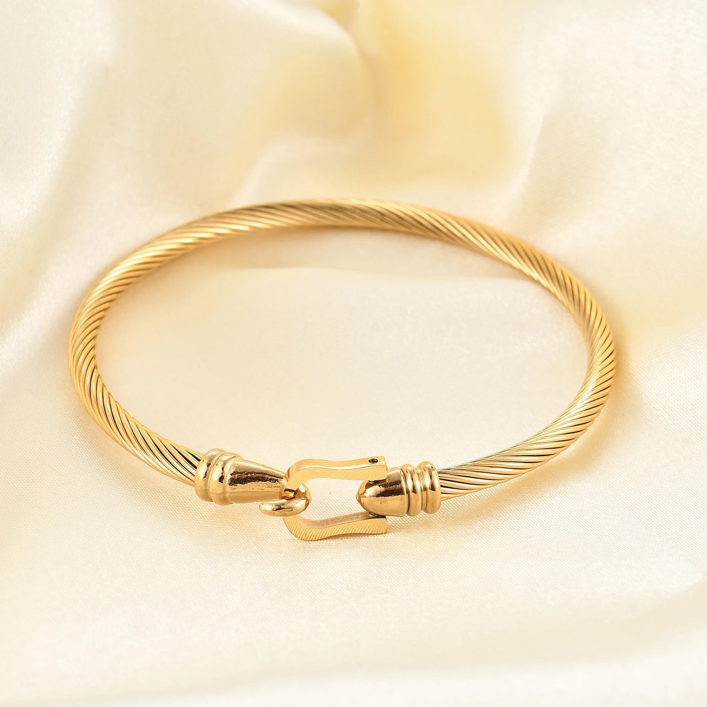 20204 Gold Plated Bangle