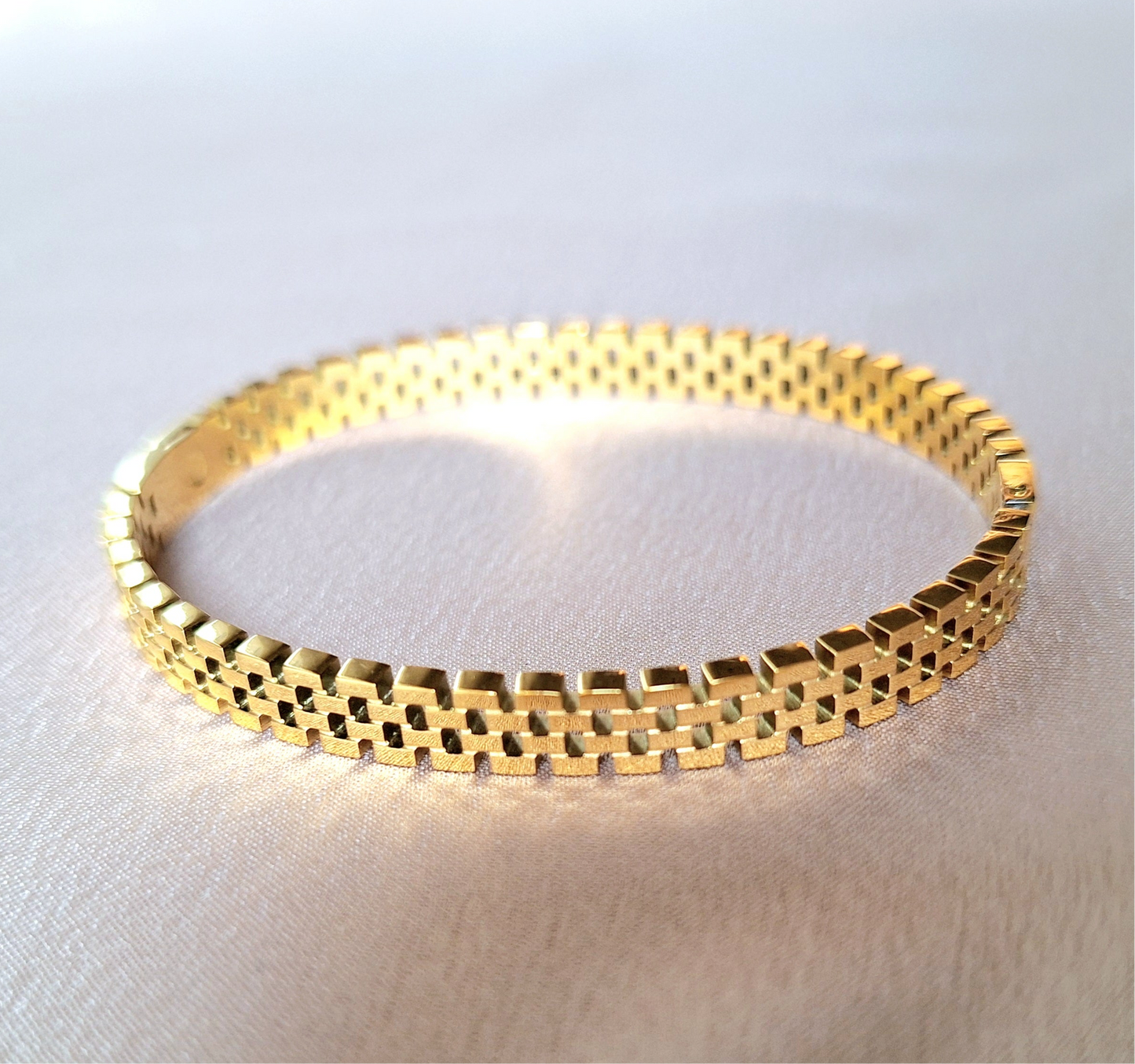 20158 Gold Plated Bangle