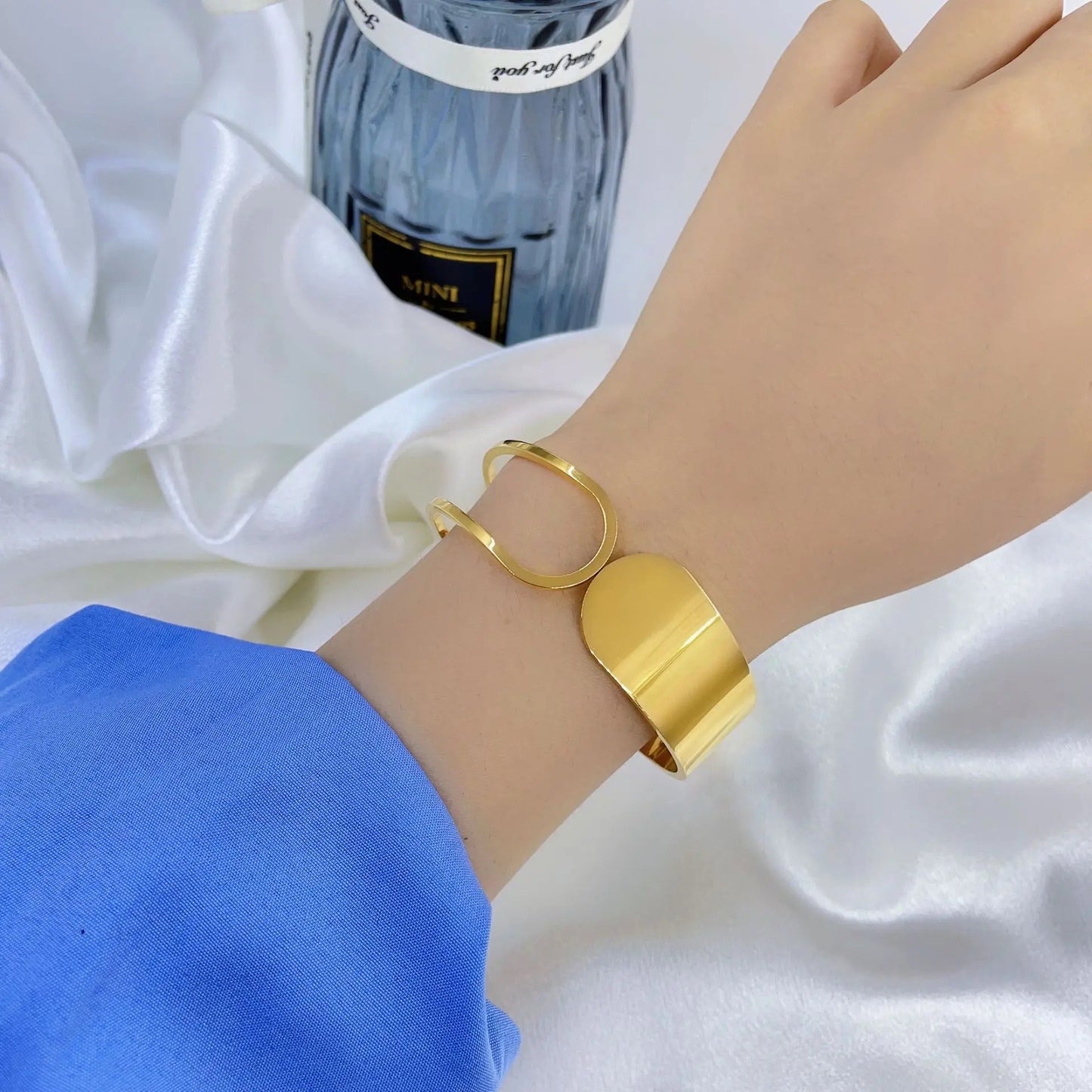 20200 Gold Plated Bangle