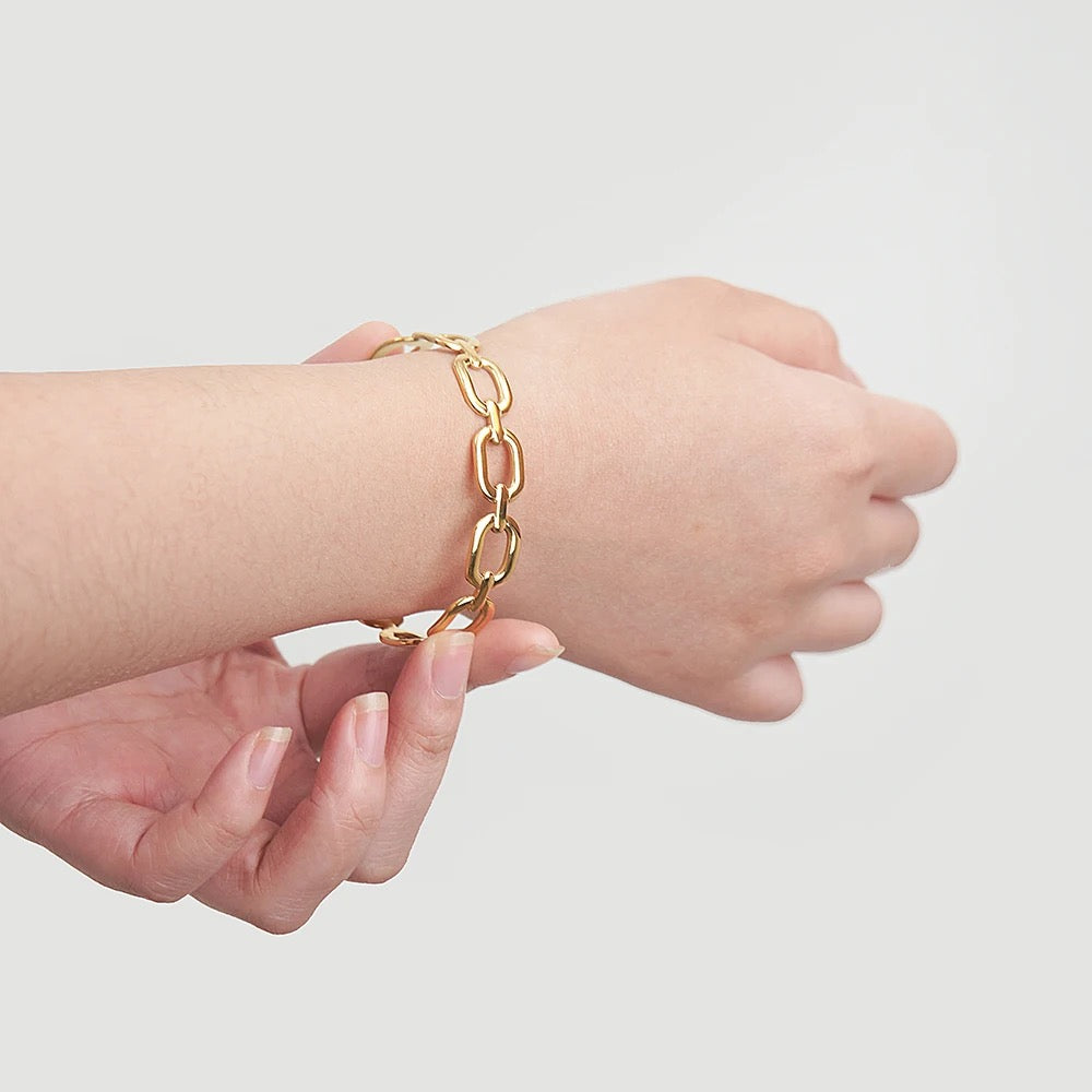 20132 Gold Plated Bangle