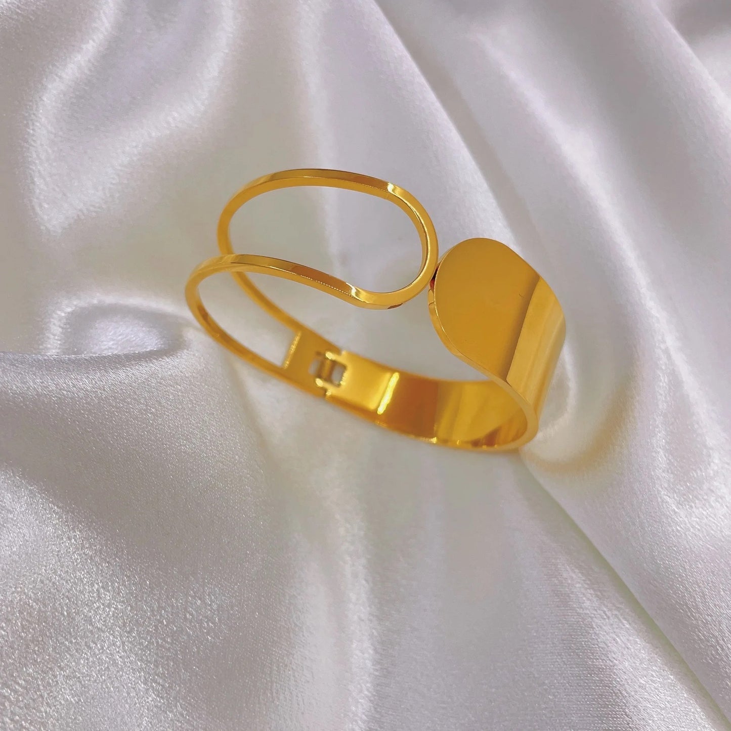 20200 Gold Plated Bangle