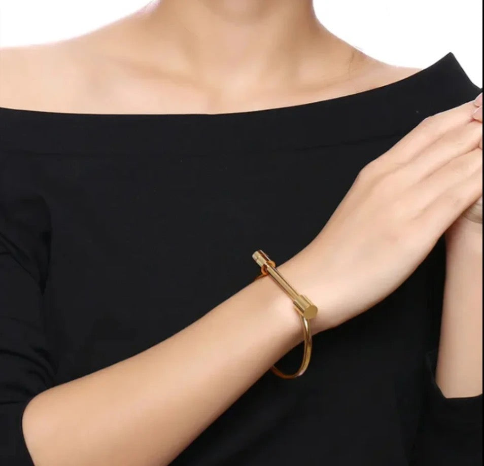 20201 Gold Plated Bangle