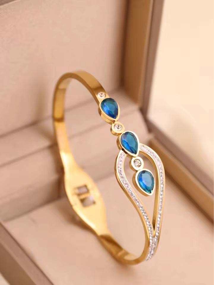 20177 Gold Plated Bangle