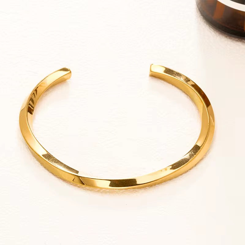 20280 Gold Plated Bangle