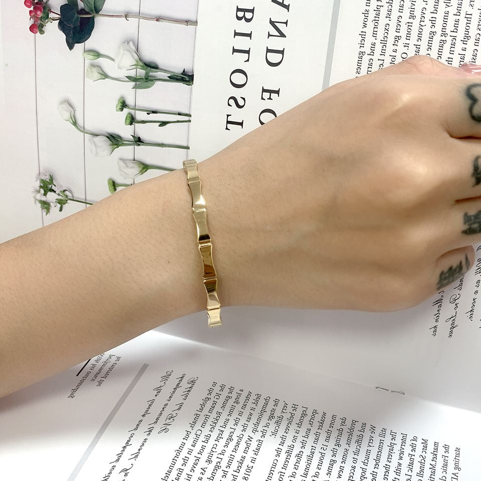 20211 Gold Plated Bangle