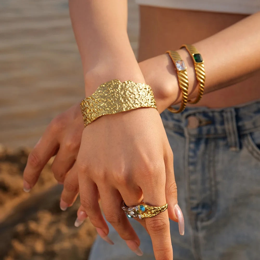 20136 Gold Plated Bangle