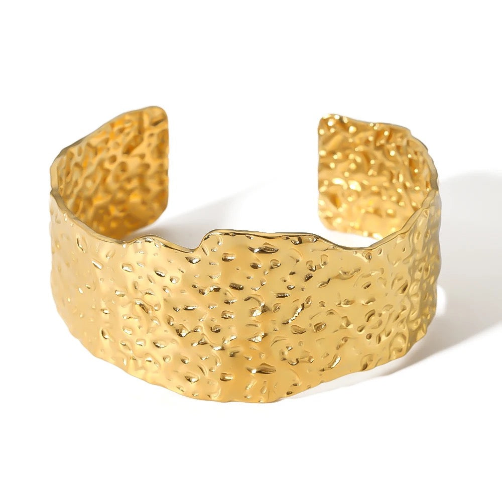 20136 Gold Plated Bangle