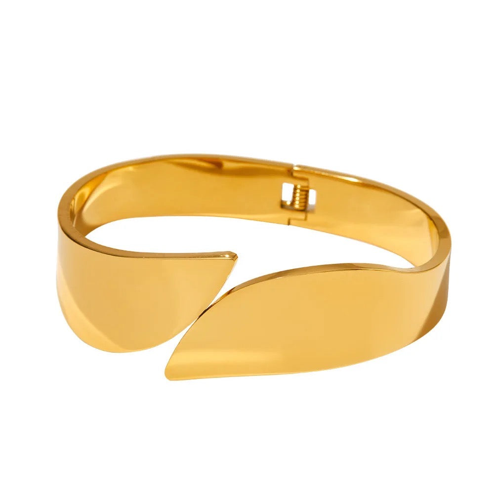 20205 Gold Plated Bangle