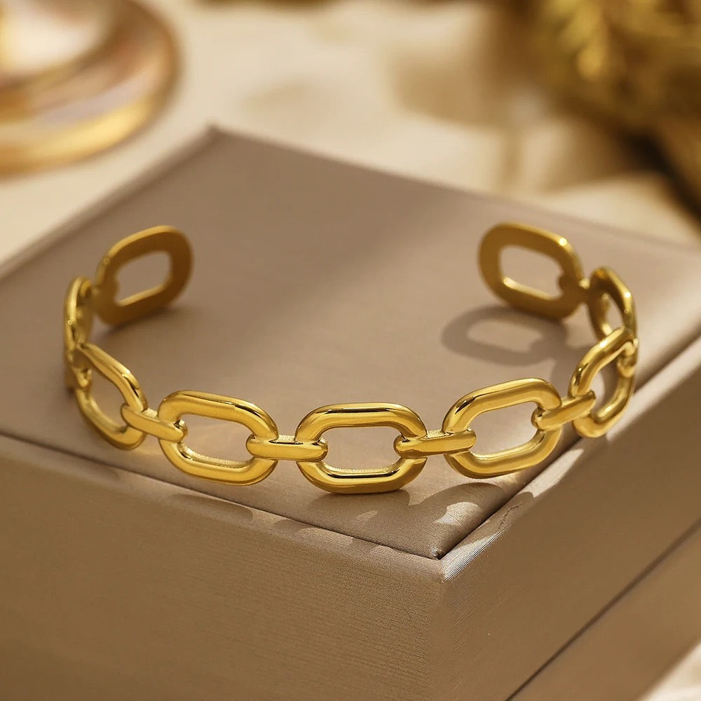 20132 Gold Plated Bangle