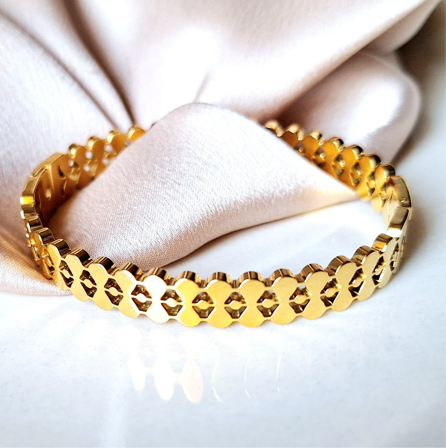 20150 Gold Plated Bangle