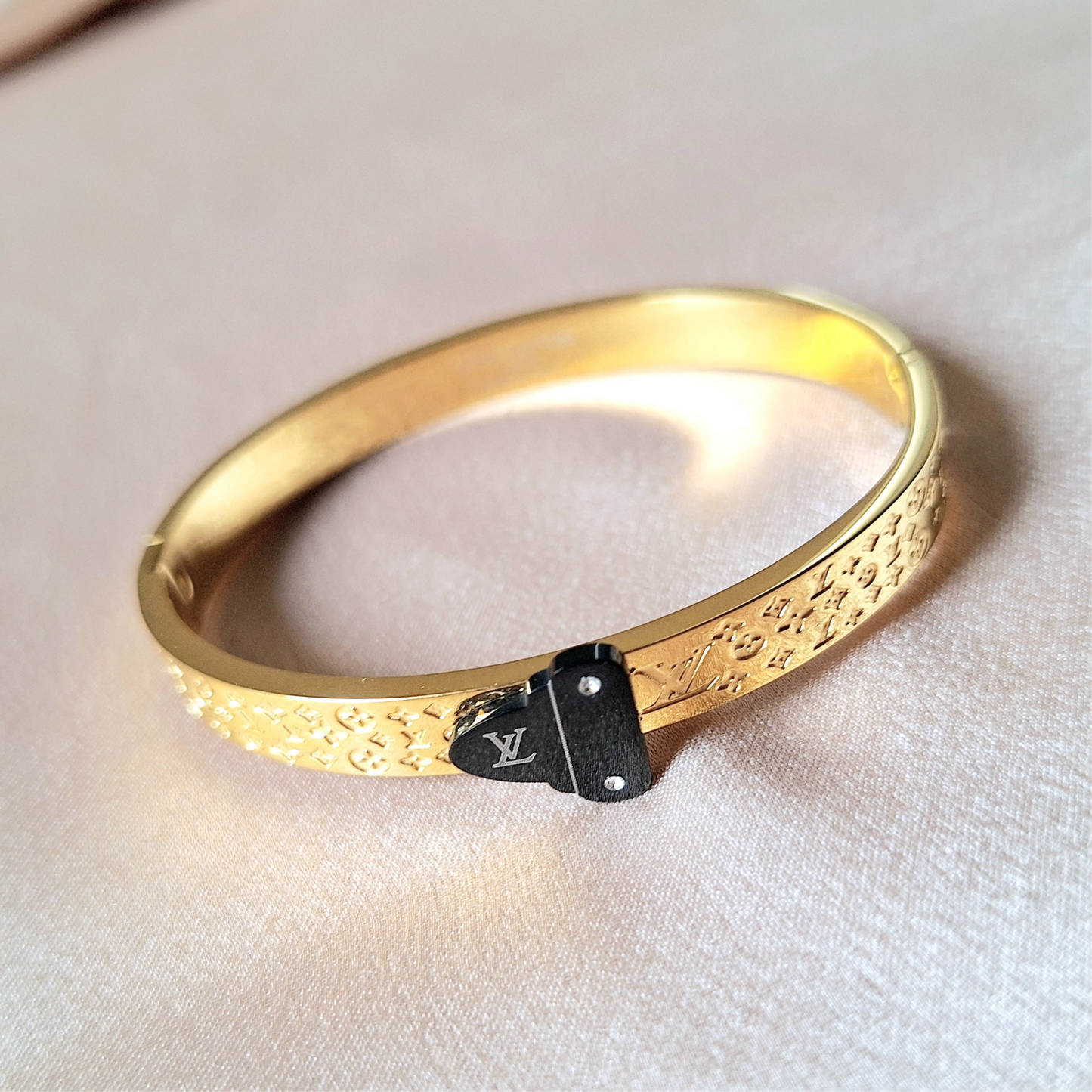 20168 Gold Plated Bangle