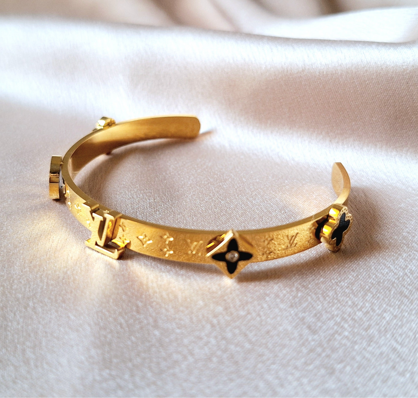 20156 Gold Plated Bangle