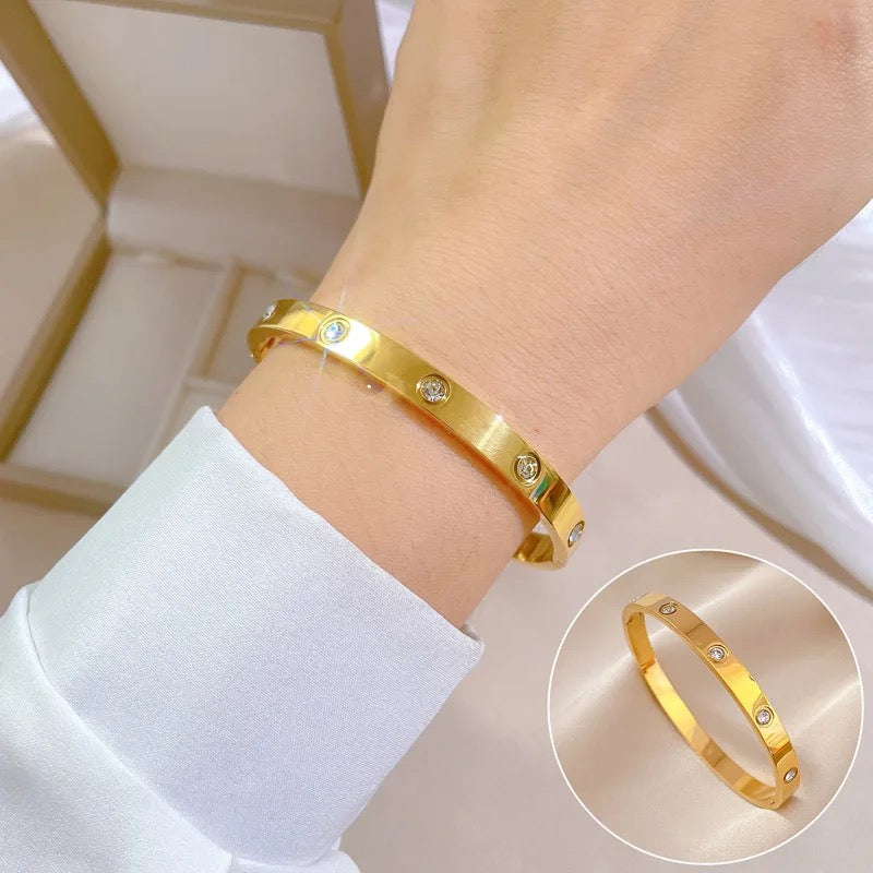 20124 Gold Plated Bangle