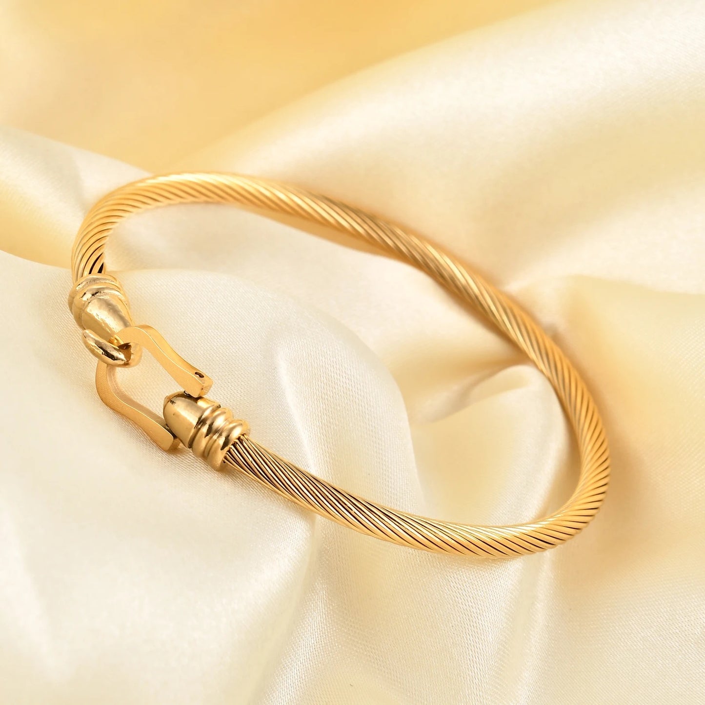 20204 Gold Plated Bangle