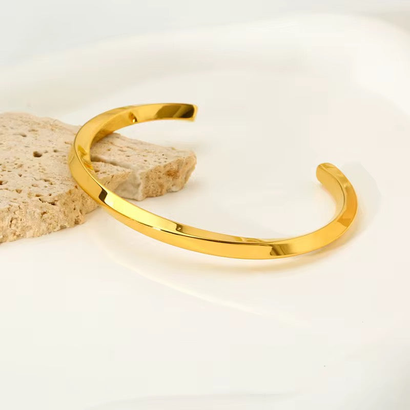 20280 Gold Plated Bangle