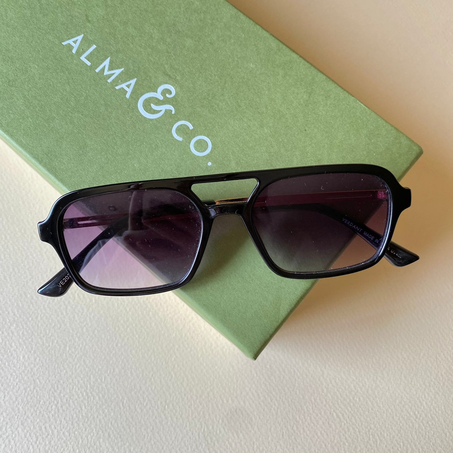 0012-2 Goldline Luxe Shades