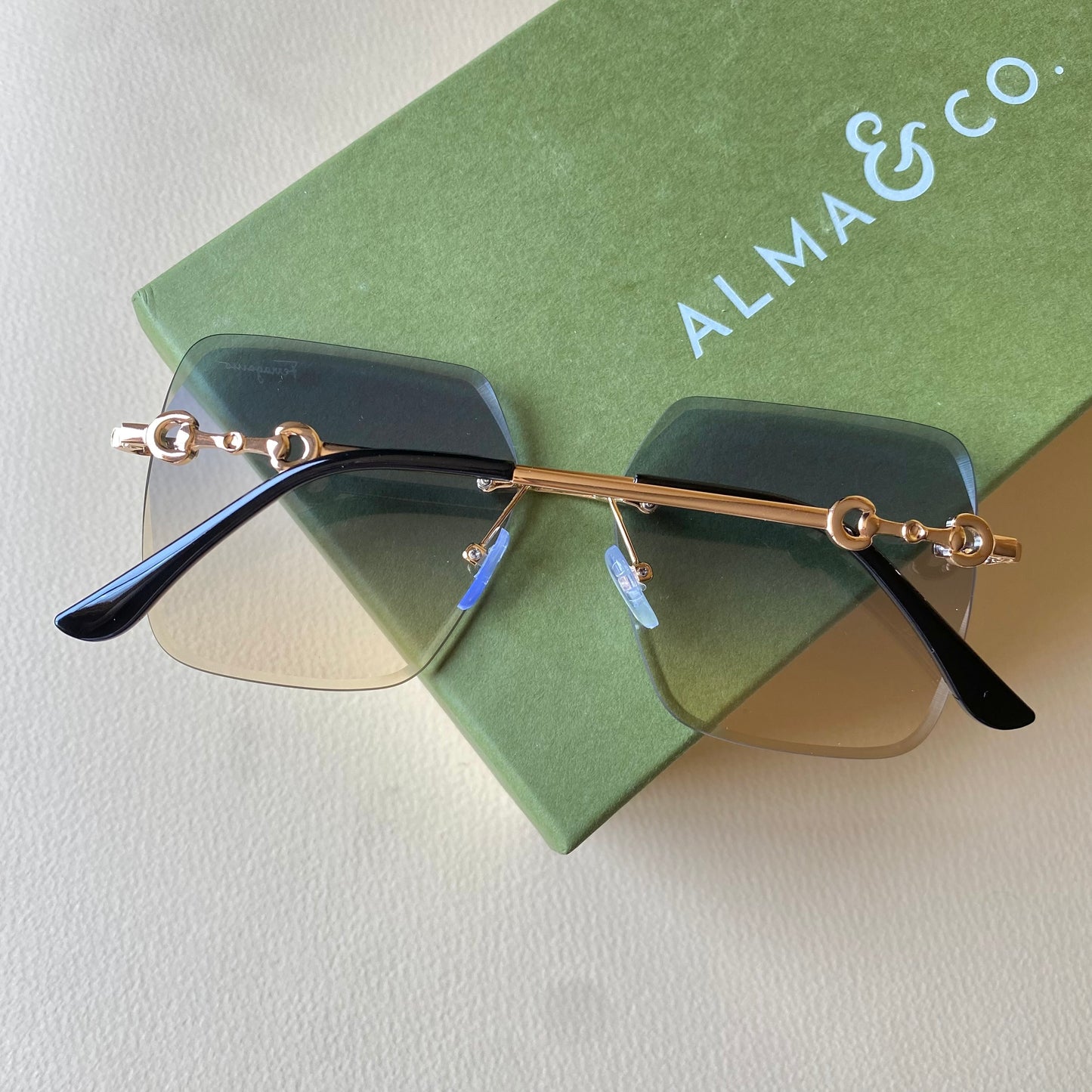 0013-4 AirMuse Gradient Shades