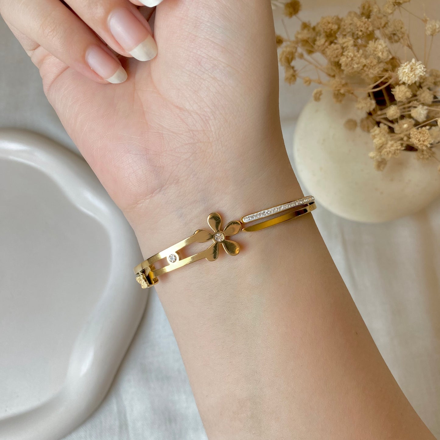 20377 Gold Plated Bangle