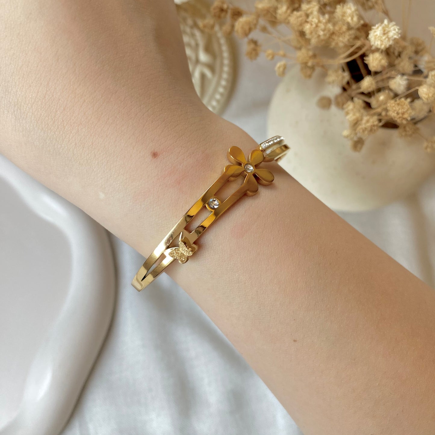 20377 Gold Plated Bangle