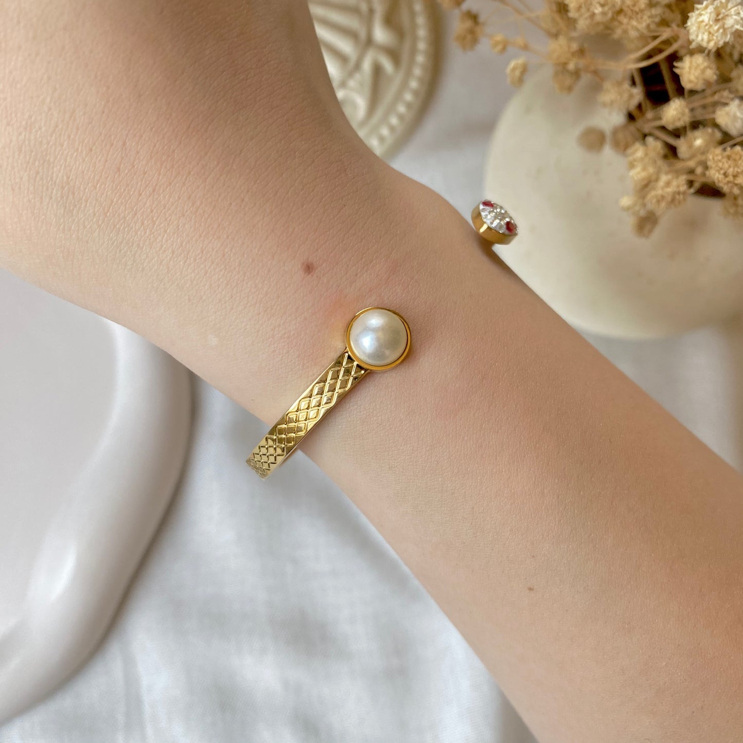 20379 Gold Plated Bangle