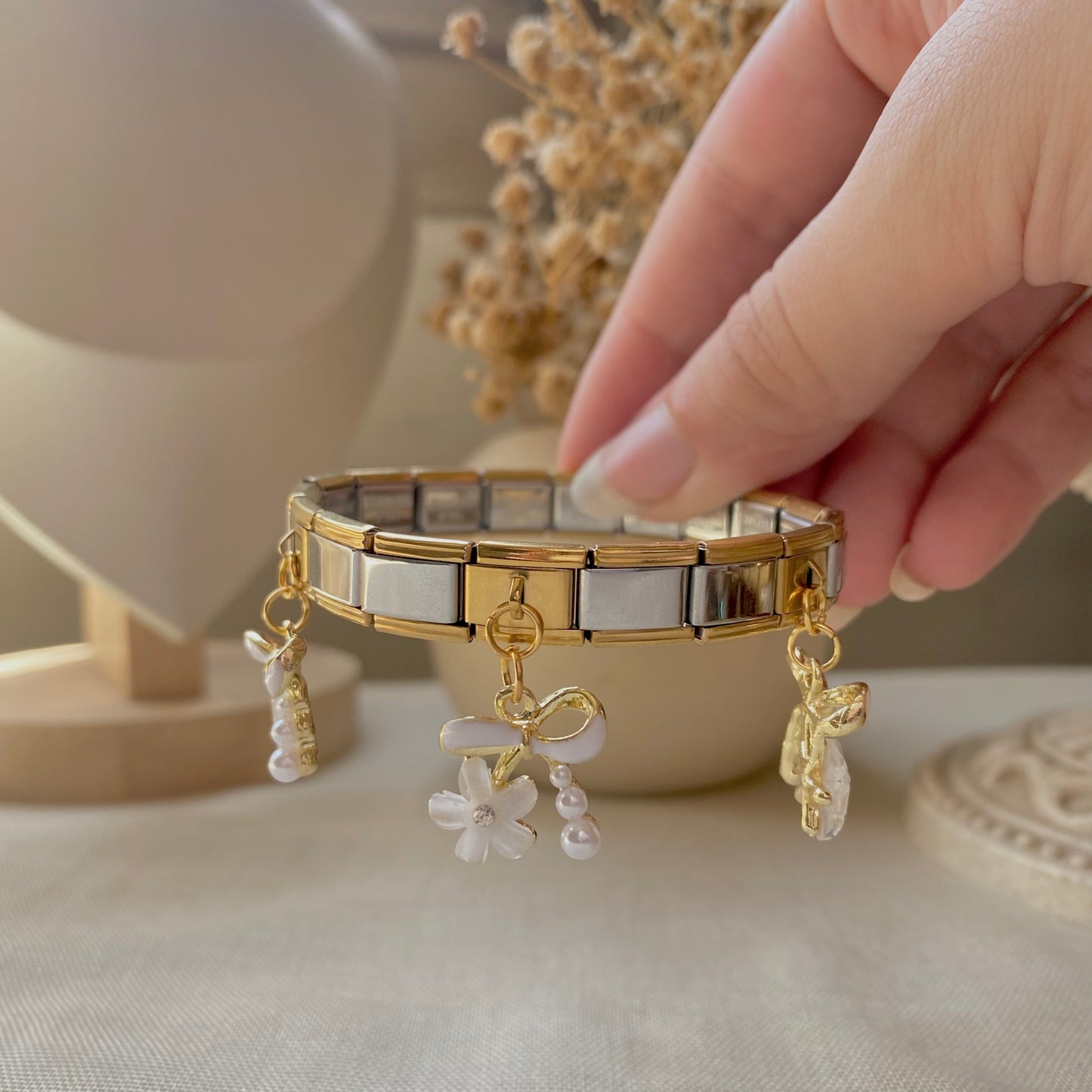 20386 Gold Plated Bangle