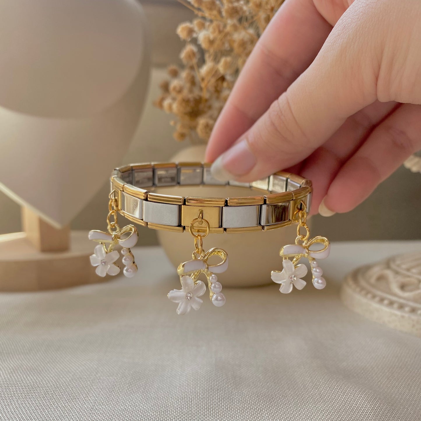 20386 Gold Plated Bangle