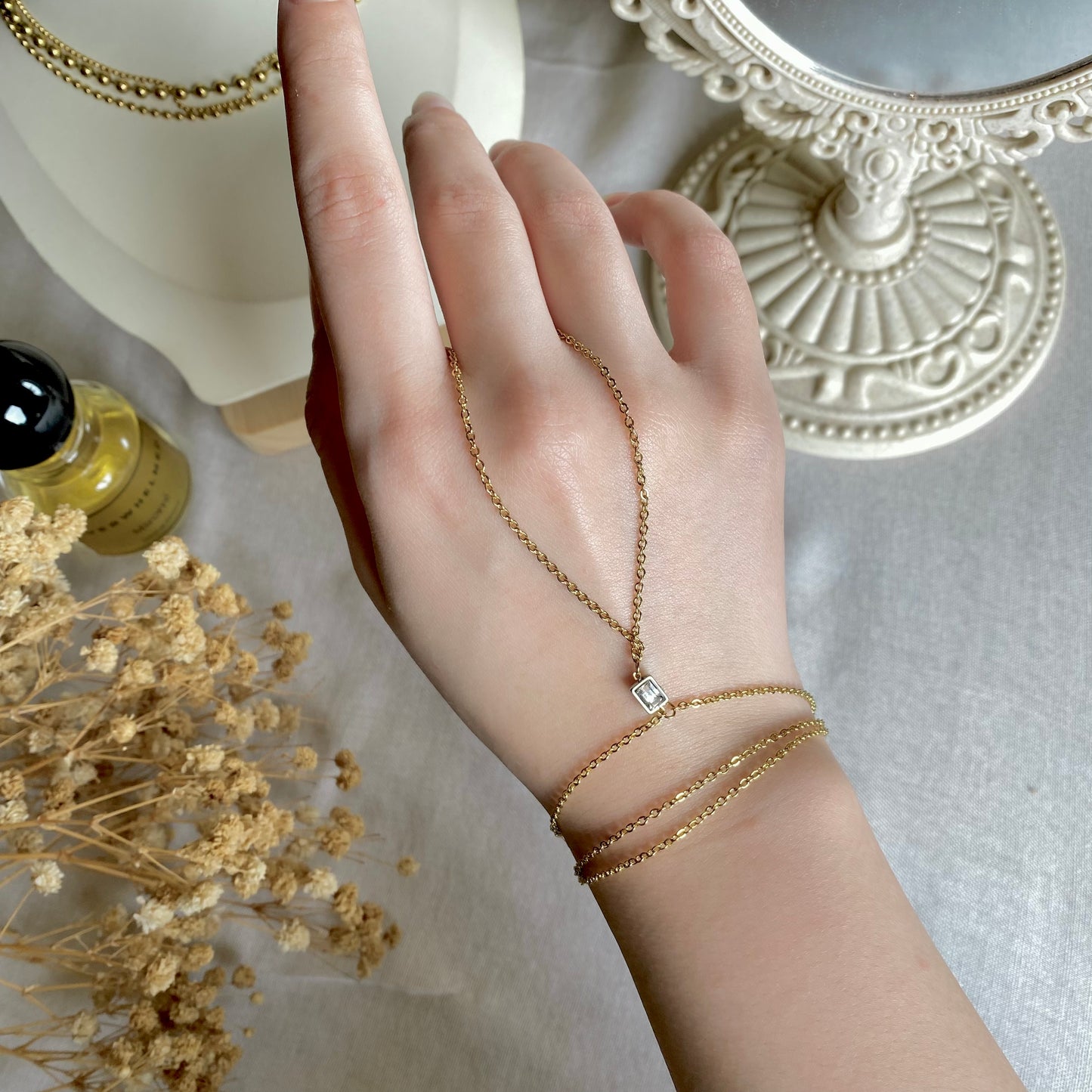00020 Gold Plated Hand Chain