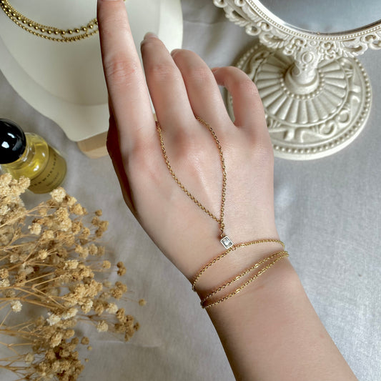 00020 Gold Plated Hand Chain