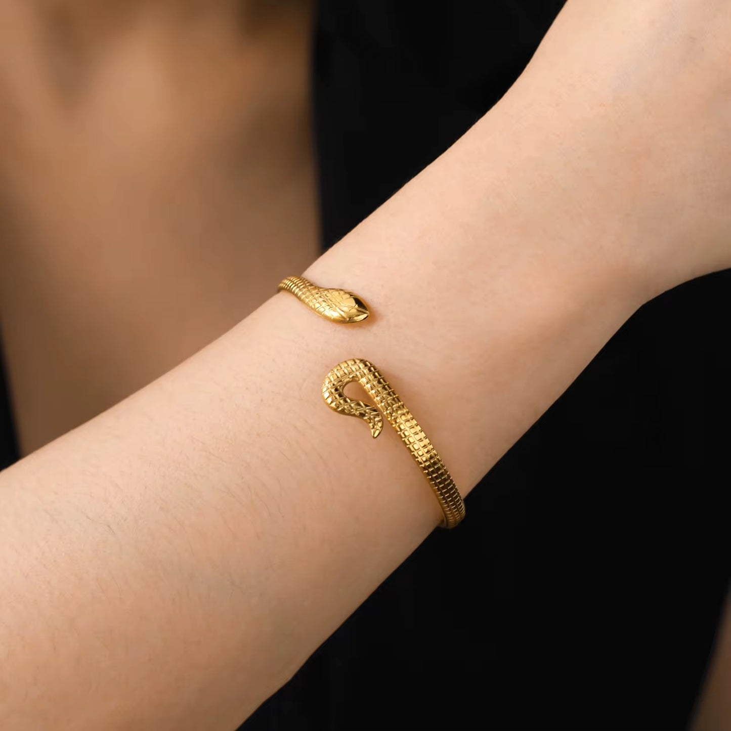 20284 Gold Plated Bangle