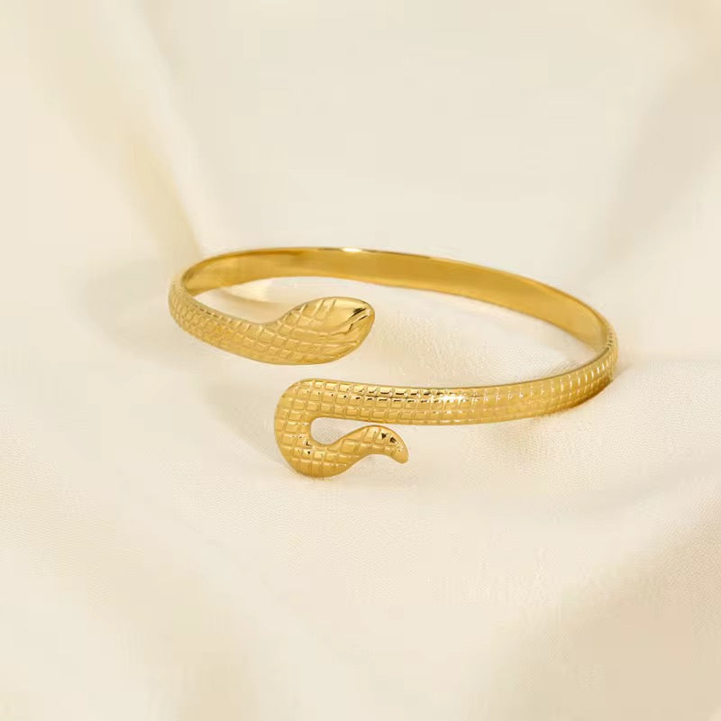 20284 Gold Plated Bangle