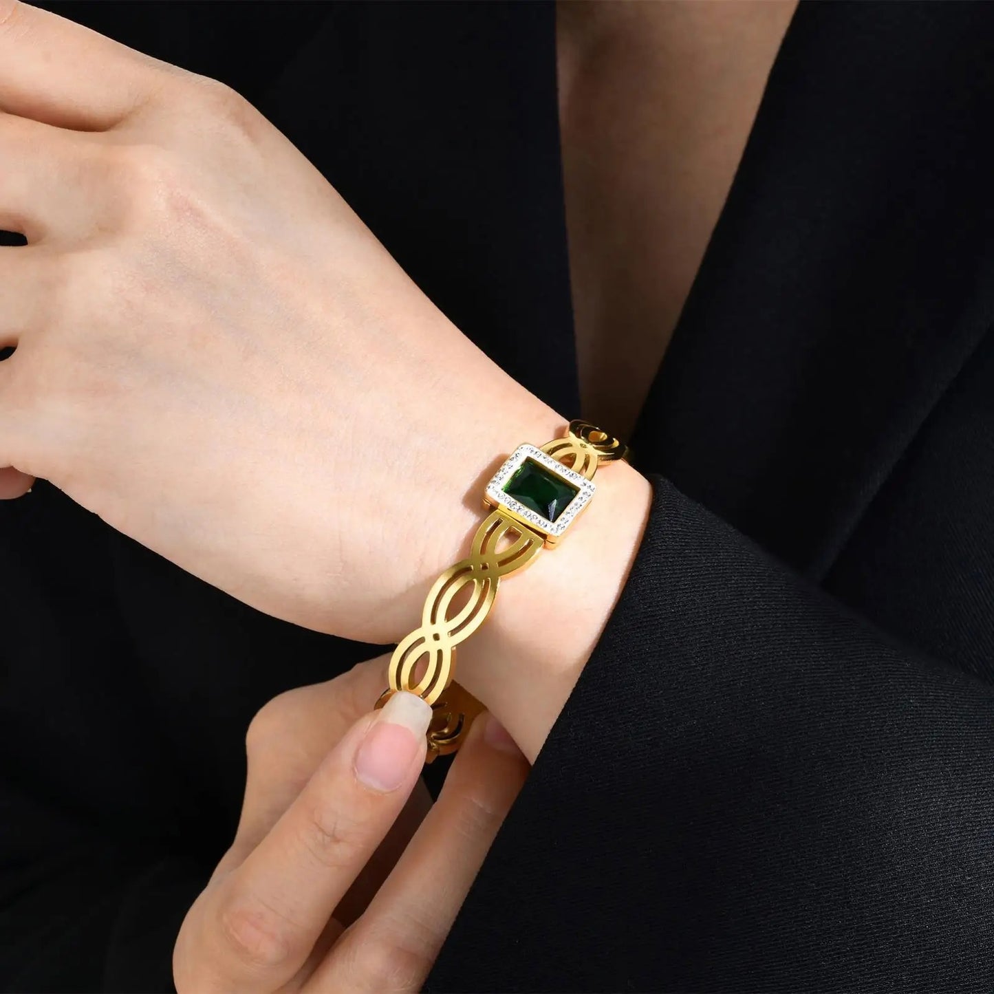 20183 Gold Plated Bangle