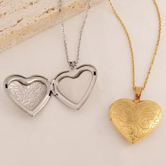 10668  Memories Necklace