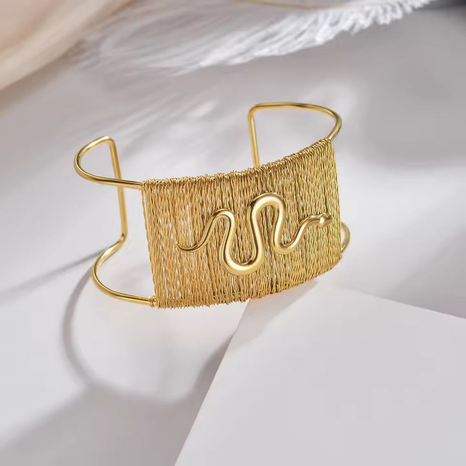 20189 Gold Plated Bangle