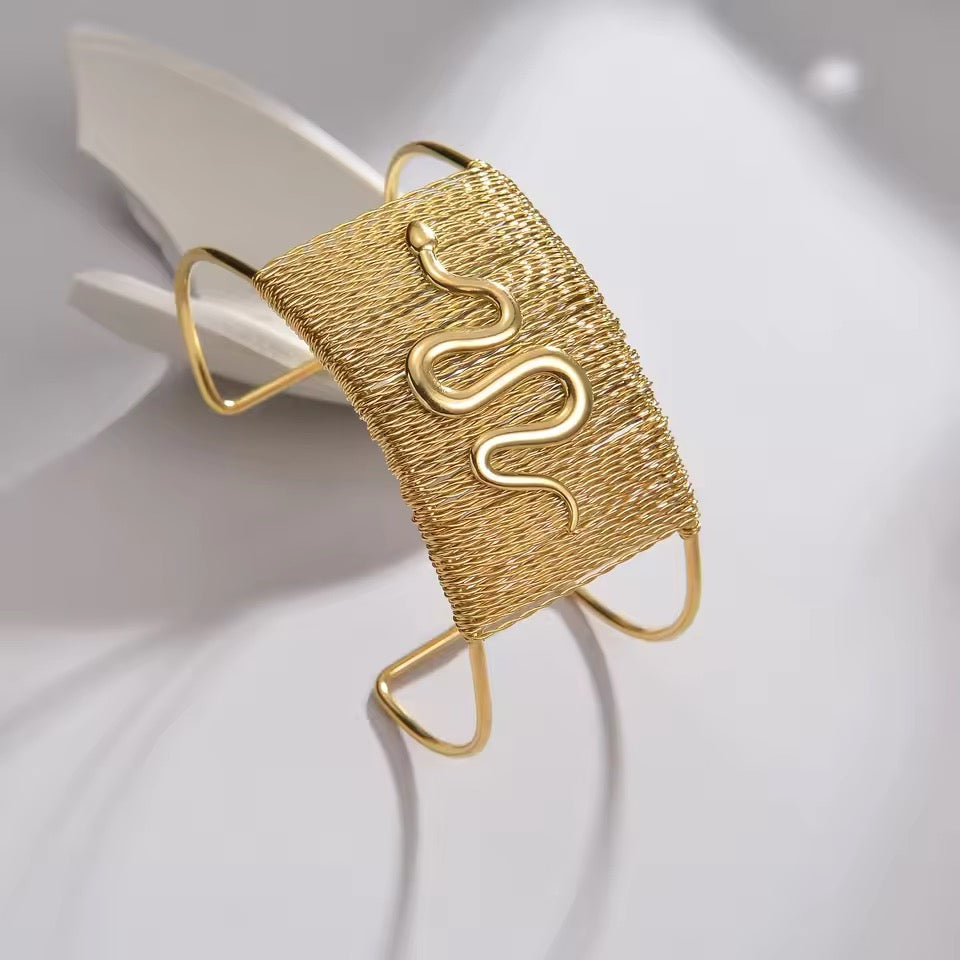 20189 Gold Plated Bangle