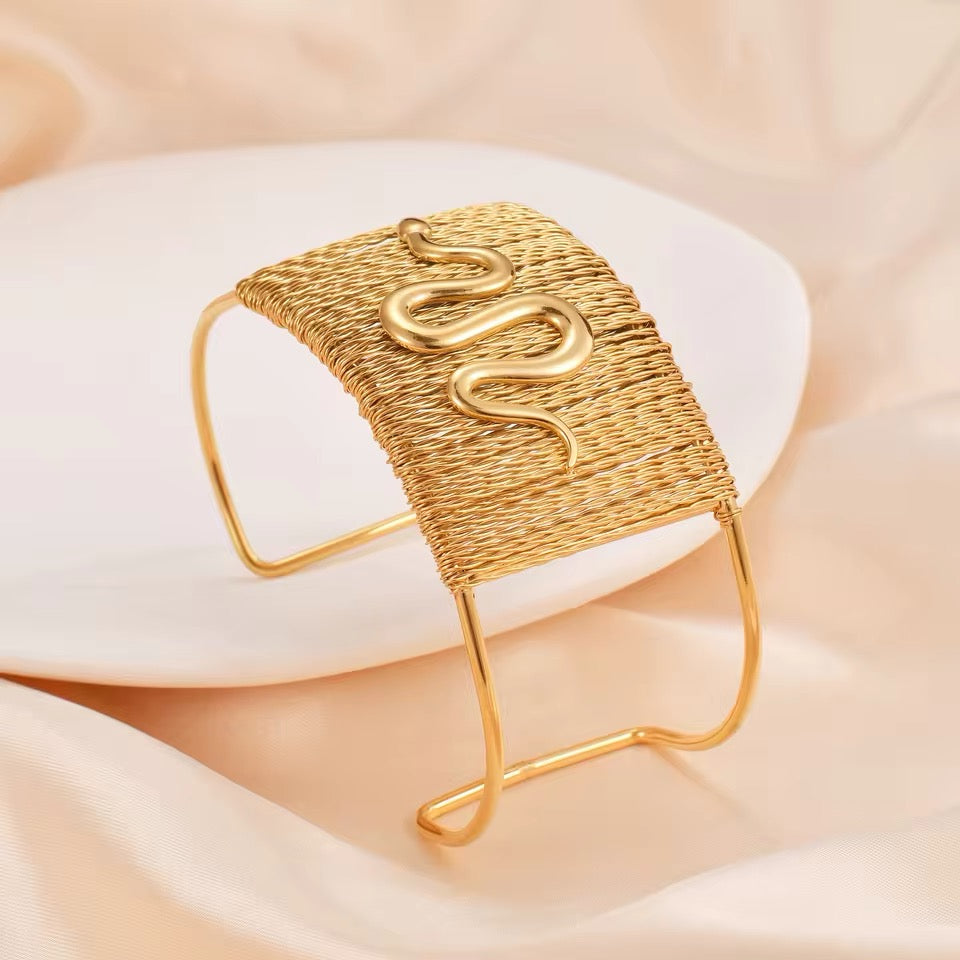 20189 Gold Plated Bangle